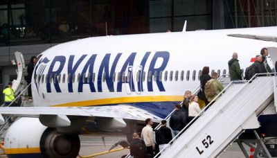Maxi rissa sul volo Ryanair: aereo costretto ad atterrare