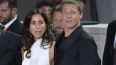 Chi è Ines De Ramon, fidanzata di Brad Pitt ed ex di Paul Wesley