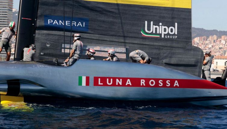 A cosa servono i ciclisti di Luna Rossa, che pedalano ai suoi lati