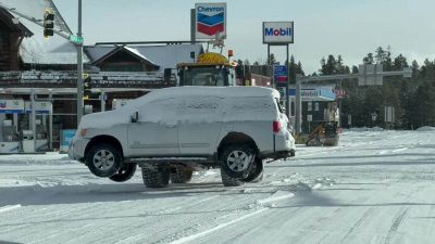 Cosa succede quando parcheggi il suv nel posto sbagliato