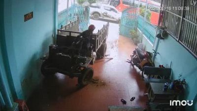 Quando hai fretta di tornare a casa e parcheggi con troppa foga