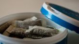 Cos'è lo Snus, perché è illegale e a quante sigarette equivale