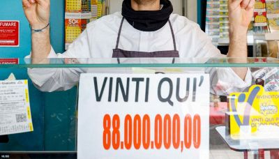 Vince 88 milioni al Superenalotto, la ex vuole la metà dei soldi
