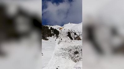 Valanga in fuoripista a Pila, sciatore travolto