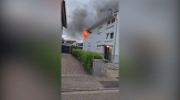 Scoppia l'incendio in casa: si salva con un giocattolo