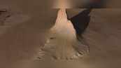 Le meraviglie della Steeple Mountain su IO, la luna di Giove