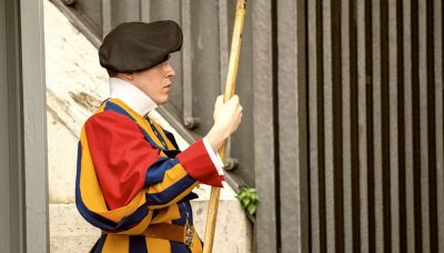 Come si diventa guardia svizzera per lavorare in Vaticano