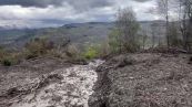 La grande frana inghiotte case e spaventa l'Appennino