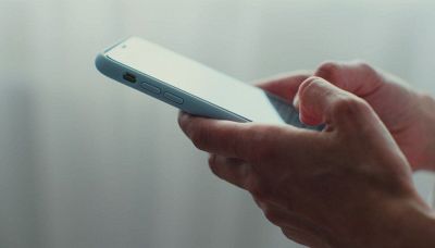 Truffa del numero sbagliato: l’allarme dell’FBI