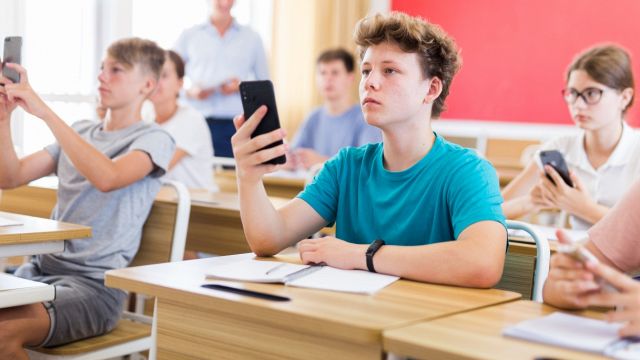 Stop smartphone alle superiori