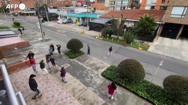 Colombia, terremoto di magnitudo 6.3: persone evacuate dagli edifici