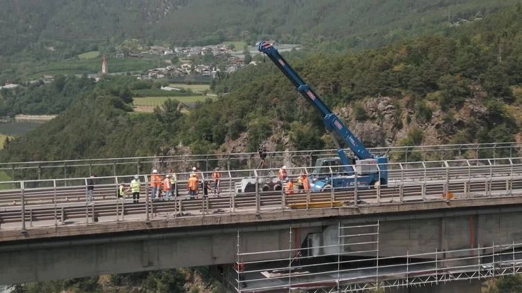 L'intervento di consolidamento del ponte è spettacolare