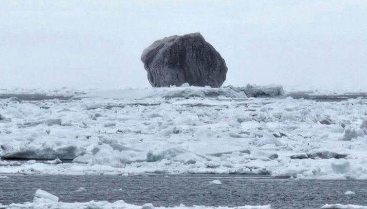 Iceberg nero avvistato in Canada: cos'è e perché è così raro