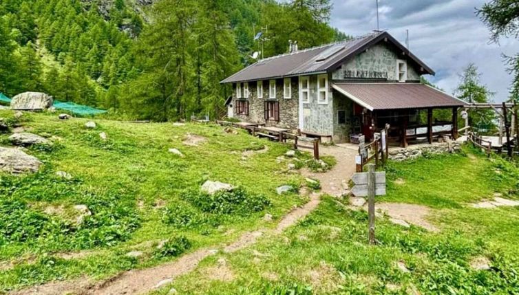 Birra in cambio di cibo in un rifugio alpino: l'offerta