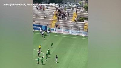 Napoli, rissa con botte sul campo e sugli spalti durante una partita di calcio under 16