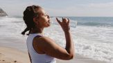Perché bere acqua dopo il bagno al mare: benefici correlati