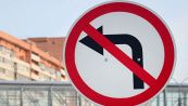 Perché sta diventando vietato girare a sinistra agli incroci