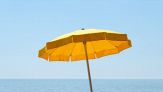 Pericolo multe al mare: cosa non si può lasciare in spiaggia