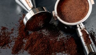Fondi di caffè nel cemento