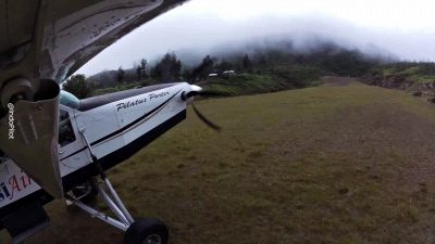 L'atterraggio dell'aereo è folle: video da brividi