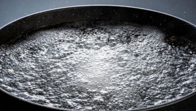 Devi bollire l'acqua da bere, il metodo anti microplastiche