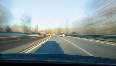 Cos'è il sorpassometro: chi rischia la multa