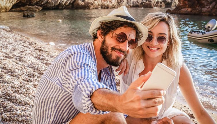 È legale fare foto e video in spiaggia? Attenzione ai divieti