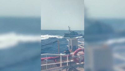 Spari contro la nave Ocean Viking: il video dell'attacco