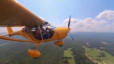 Saltano parabrezza e porte: l'atterraggio d'emergenza è da brividi