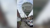 La mongolfiera rischia di schiantarsi sulle case: tragedia sfiorata