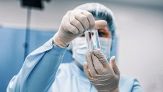 Creato il primo virus sintetico con l’IA: lo studio di Stanford