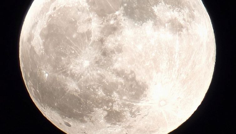 Cosa ci dicono i due lampi di luce fotografati sulla Luna