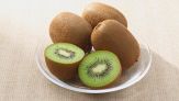 Si può mangiare la buccia del kiwi? Cosa dicono gli esperti