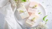Sapone tra le lenzuola: migliora davvero il riposo notturno?