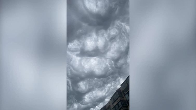 Le nuvole sono impressionanti: il video del cielo è ipnotico