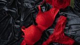Perché si indossa l’intimo rosso a Capodanno?