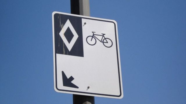 Il cartello che confonde tutti