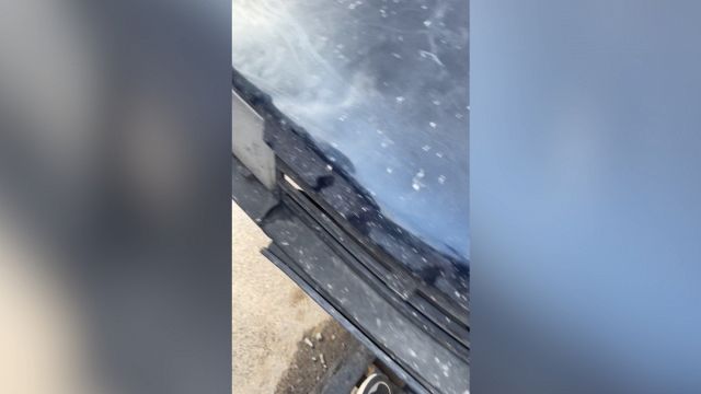 Cofano ko? La soluzione è geniale