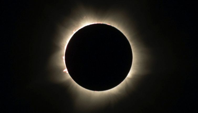 Spilla Eclissi Solare Di PinMart - Spilla Divertente A Tema Astronomico