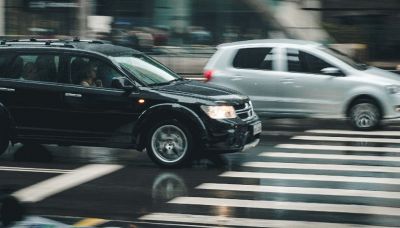 Luce verde sul cofano delle auto: a cosa servirà
