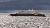 Nave da crociera di lusso intrappolata nei ghiacci dell'Antartide
