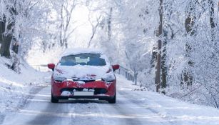 Parabrezza ghiacciato: 3 errori gravi da non commettere