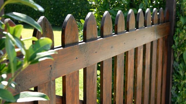 Fai un buco nella recinzione