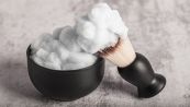 Schiuma da barba per pulire i vetri: il metodo che non ti aspetti