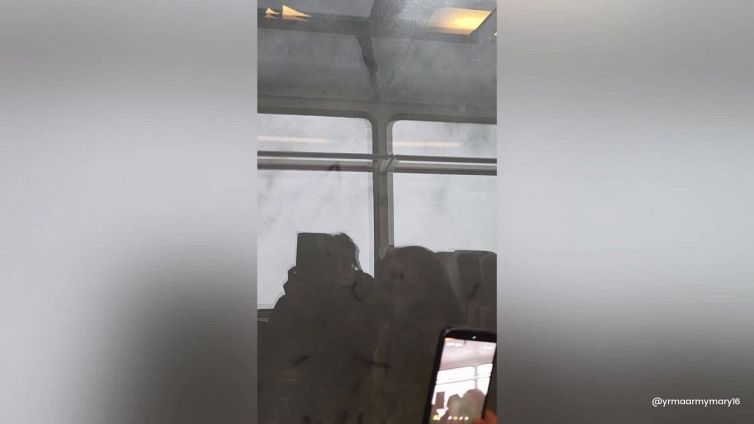 La valanga travolge il treno: le immagini da brivido dalle carrozze