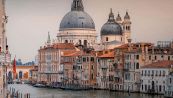 Venezia affonda, l'ipotesi estrema degli studiosi: "Spostiamola"