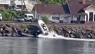 Motoscafo si schianta su scogli