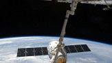 Perdita d’aria sulla ISS, astronauti al riparo: cosa succede
