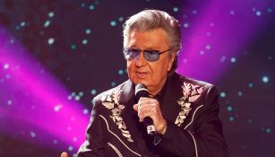 Bobby Solo annulla il concerto: "Ci sono troppi moscerini”