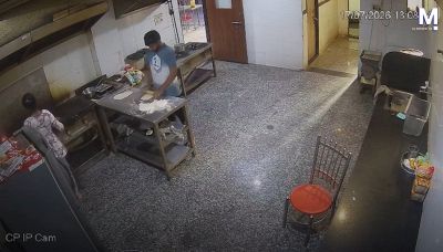 Sta impastando quando alle sue spalle appare un pericolo mortale